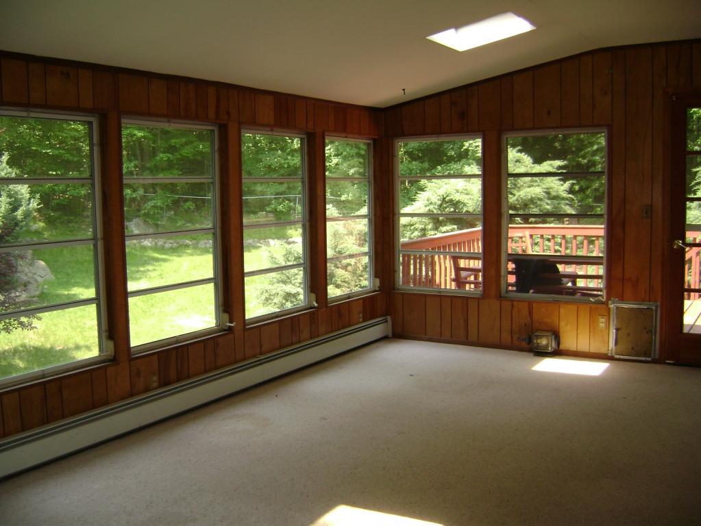 235 LACKAWANNA DR
