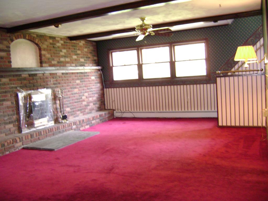 235 LACKAWANNA DR