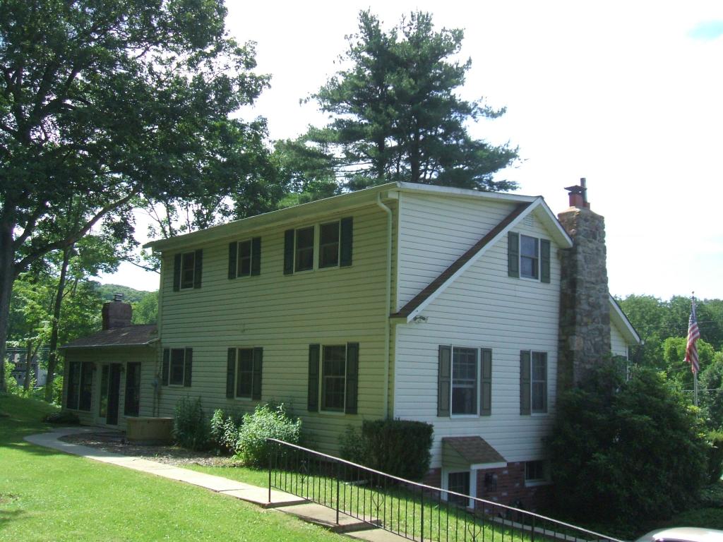 MLS #/Web ID: 2696942