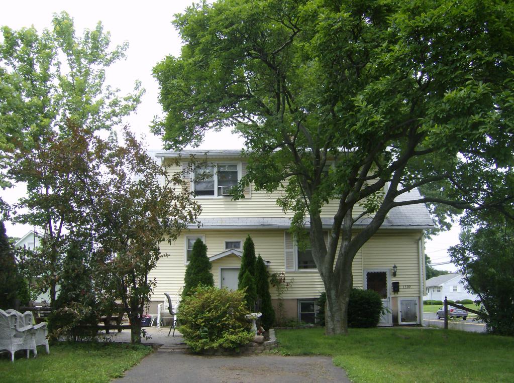 1300 LOUIS ST