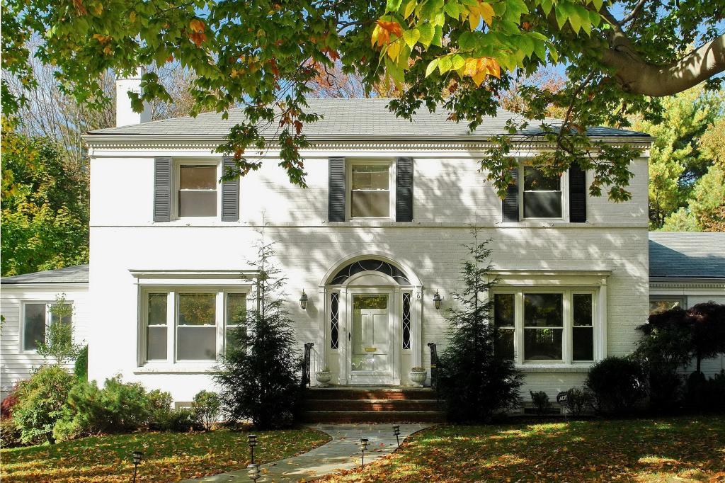 61 WHITEOAK DR