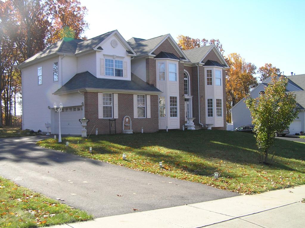 MLS #/Web ID: 2723842