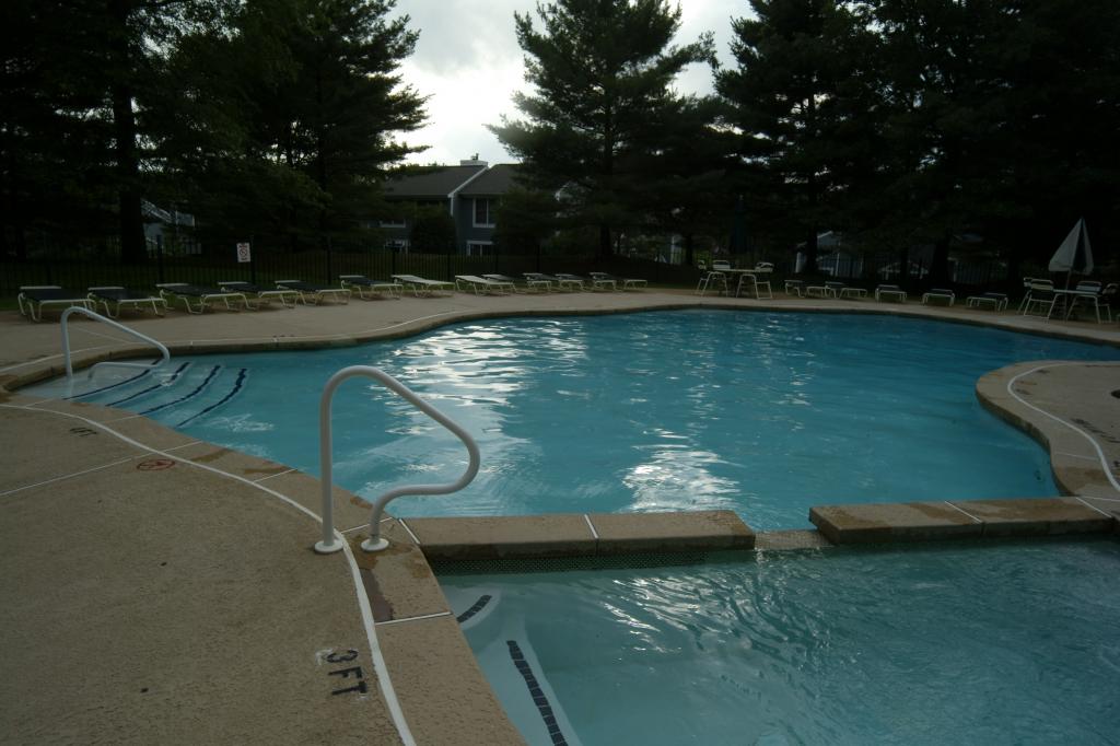 12 KNOLLCREST RD