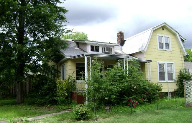 2 HILLSIDE AVE