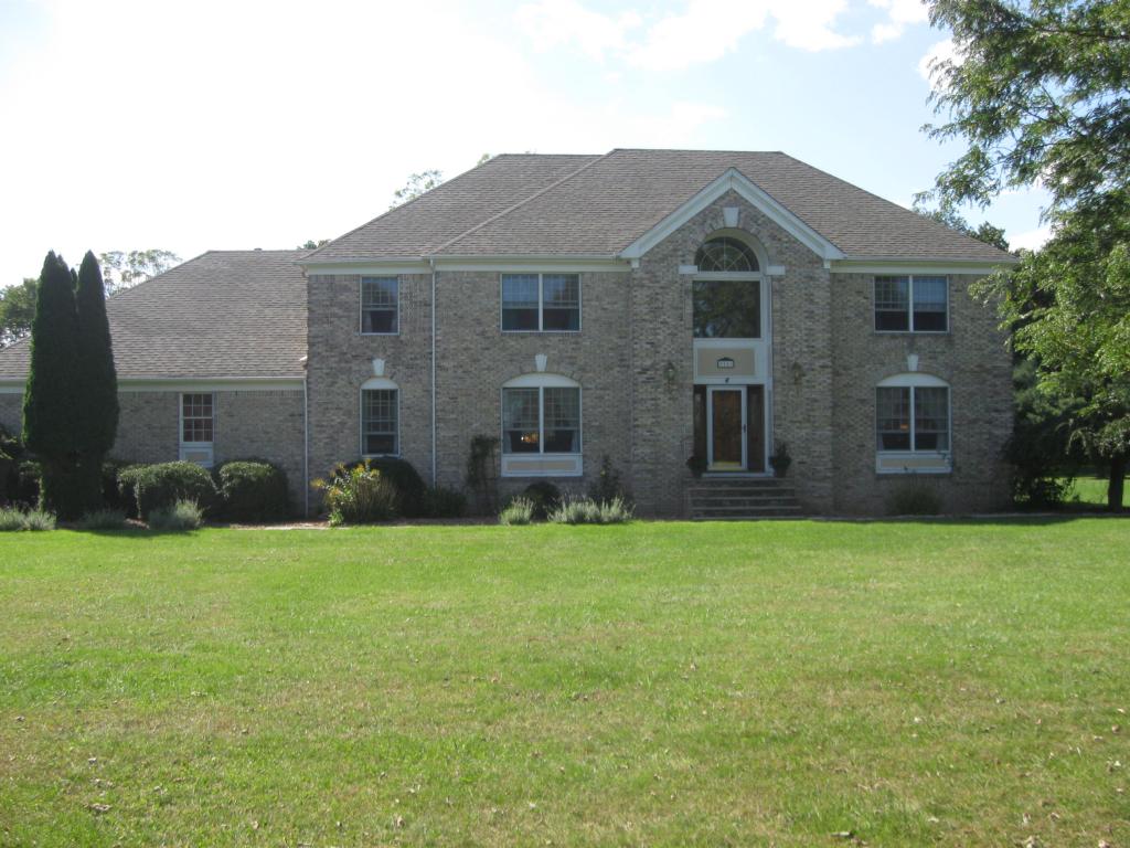 MLS #/Web ID: 2713443