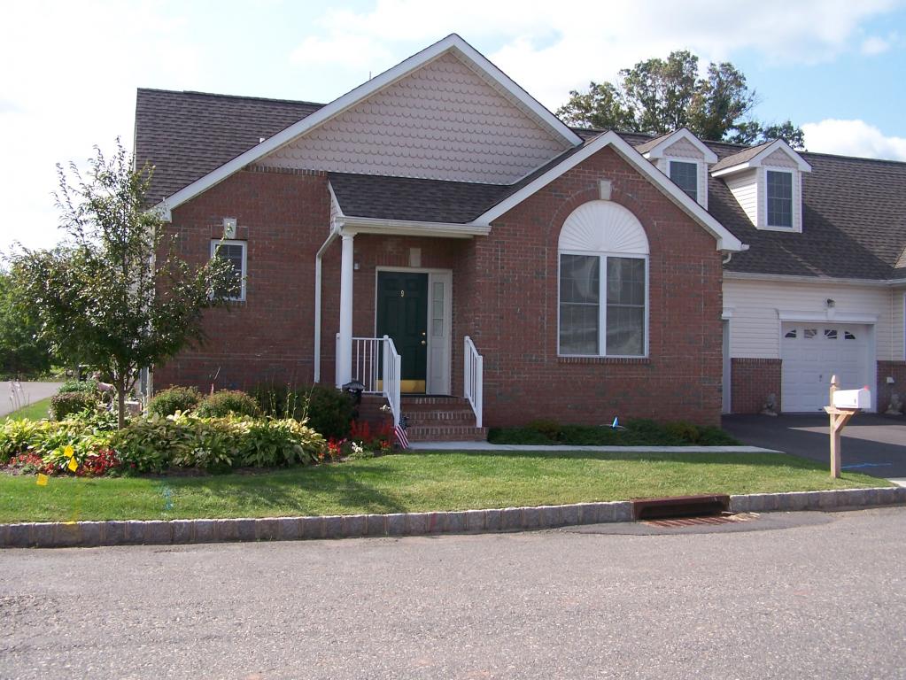 9 JOSEPH DR