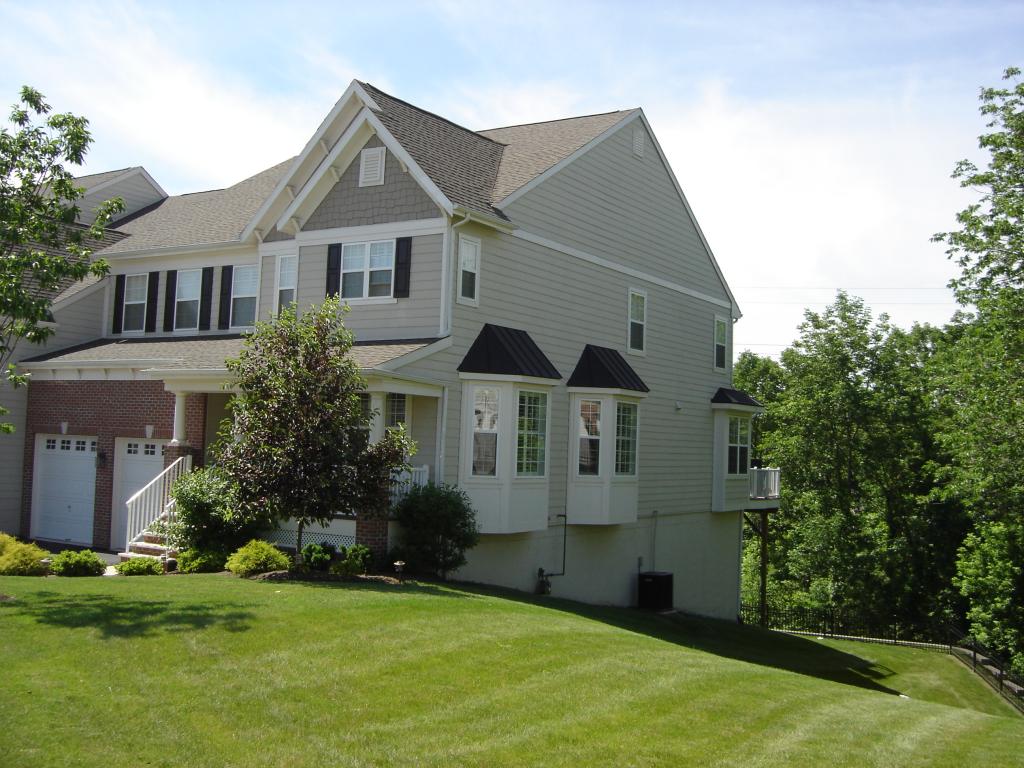 256 HOLCOMBE WAY