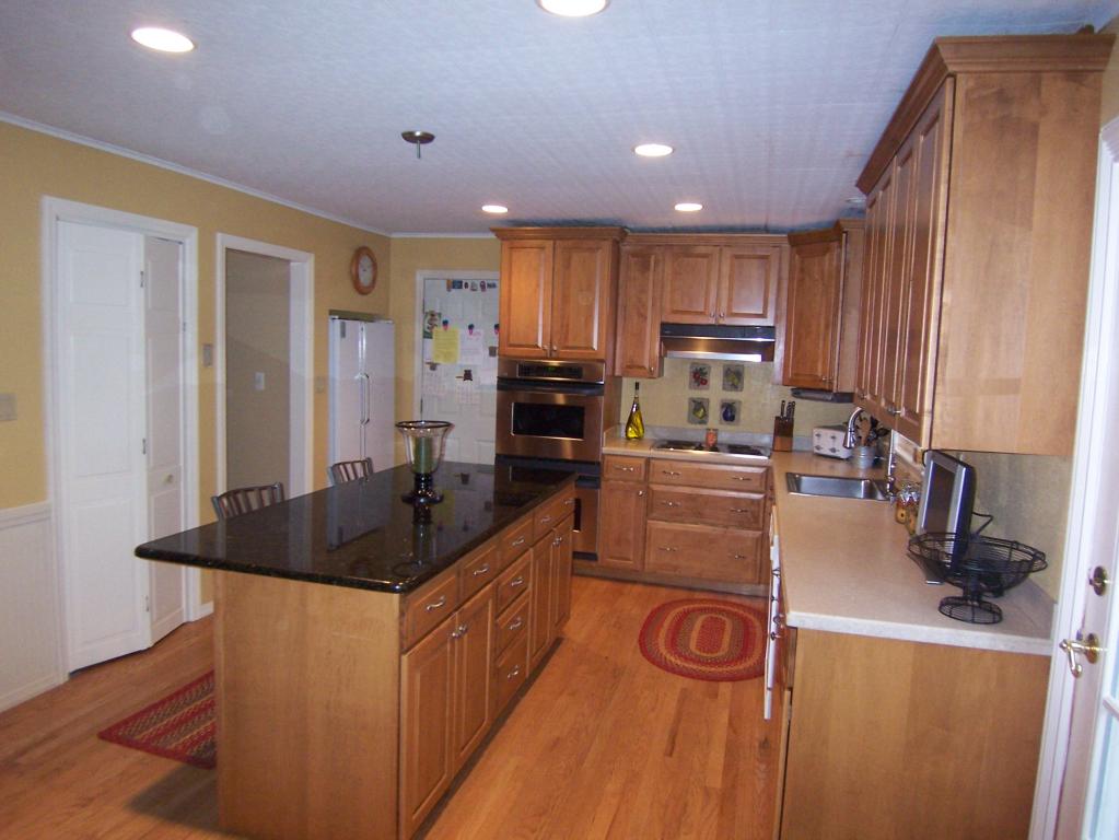66 HILLSIDE RD
