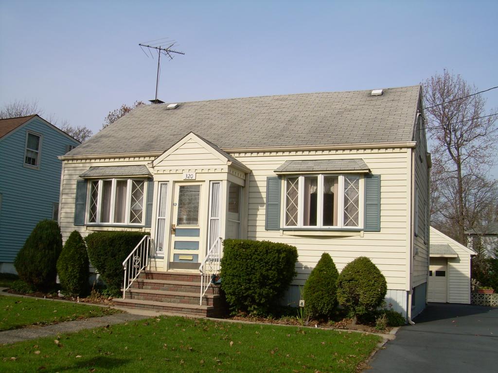 320 3RD AVE