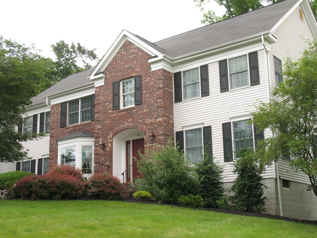 26 CHAUCER DR