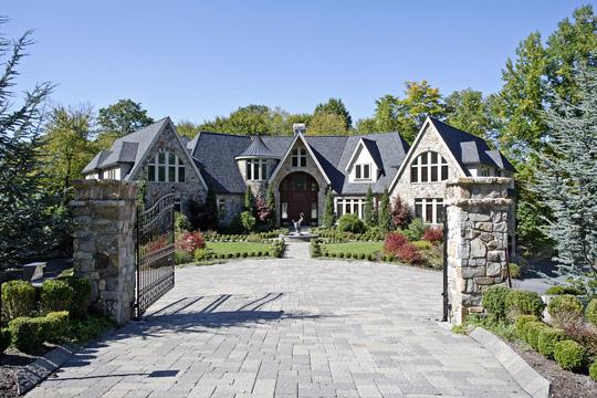 MLS #/Web ID: 2590344