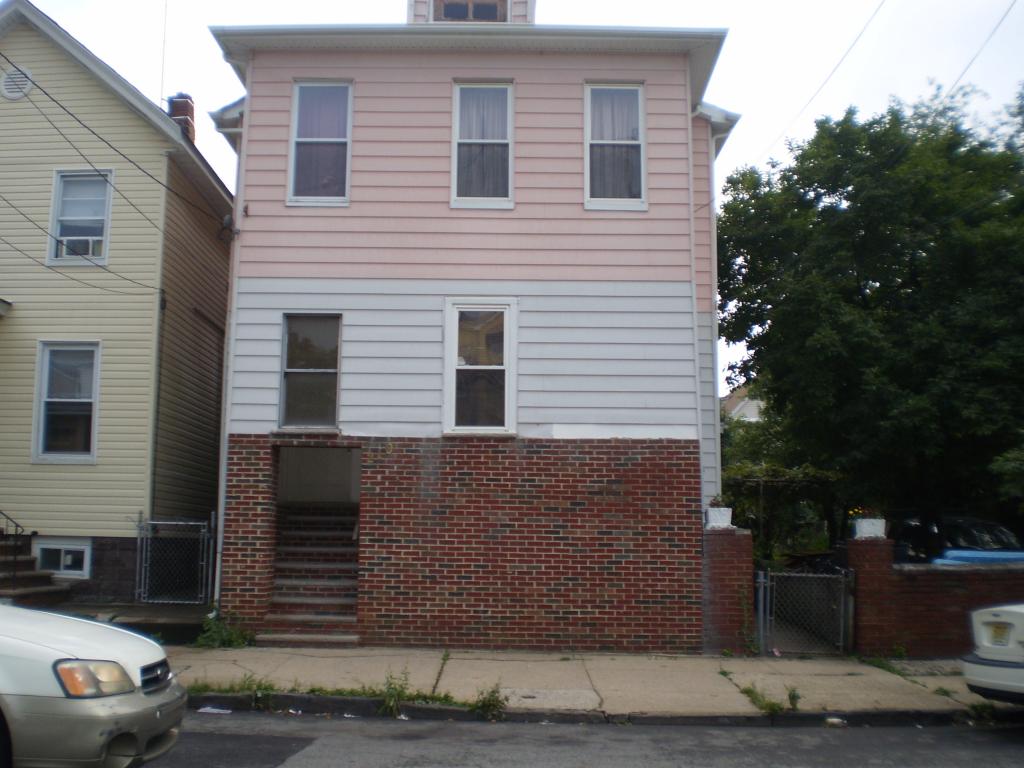 MLS #/Web ID: 2704544