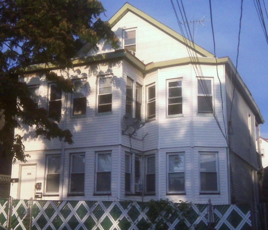 253-255 E 16TH ST