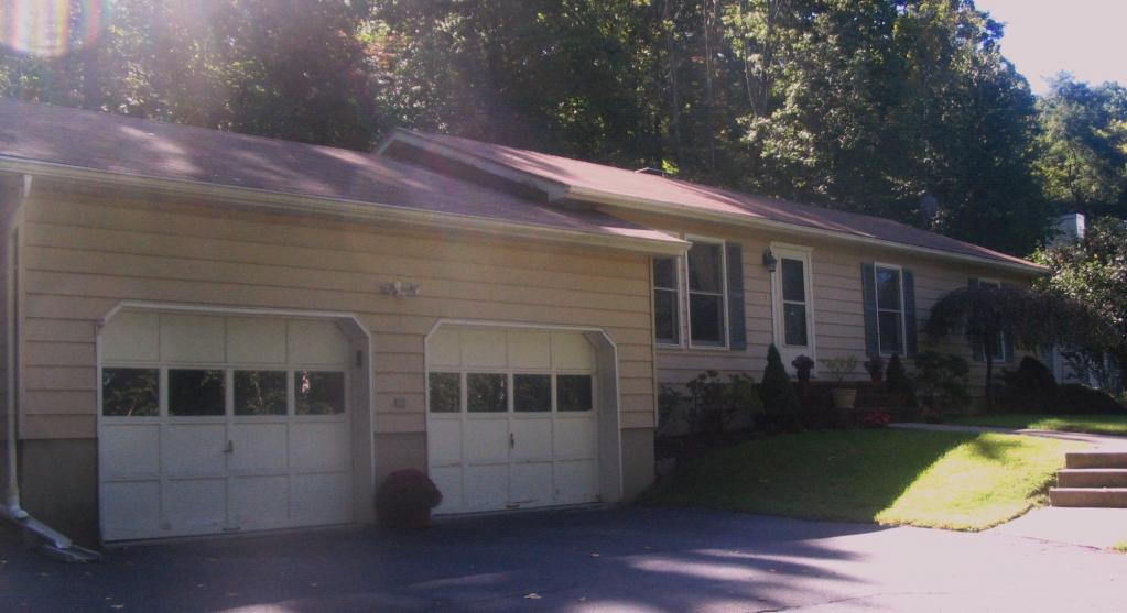 8 SPRING HILL LN