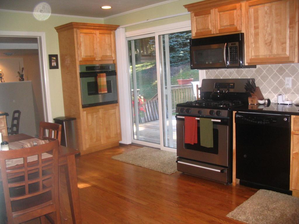 8 SPRING HILL LN
