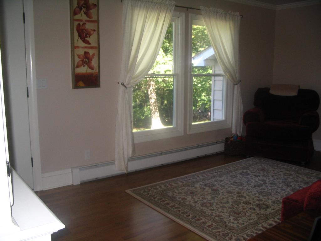 8 SPRING HILL LN