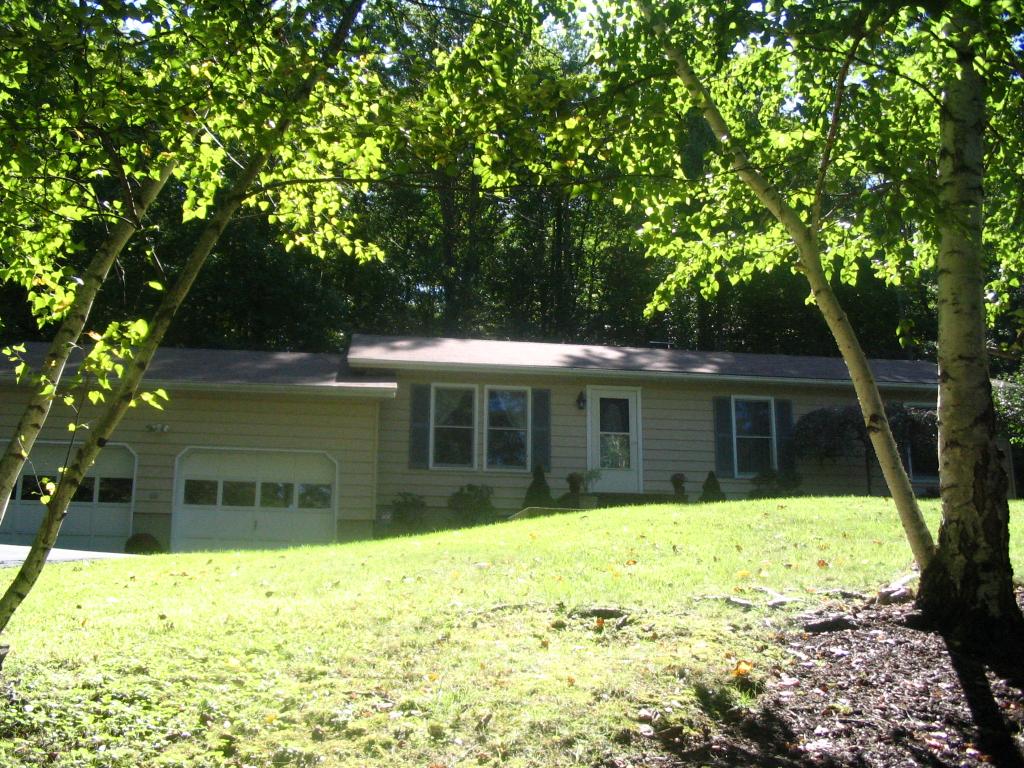 8 SPRING HILL LN