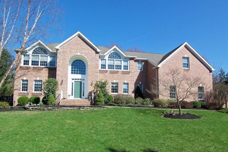 16 OAKRIDGE RD
