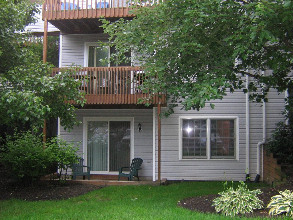 4 STONYRIDGE DR