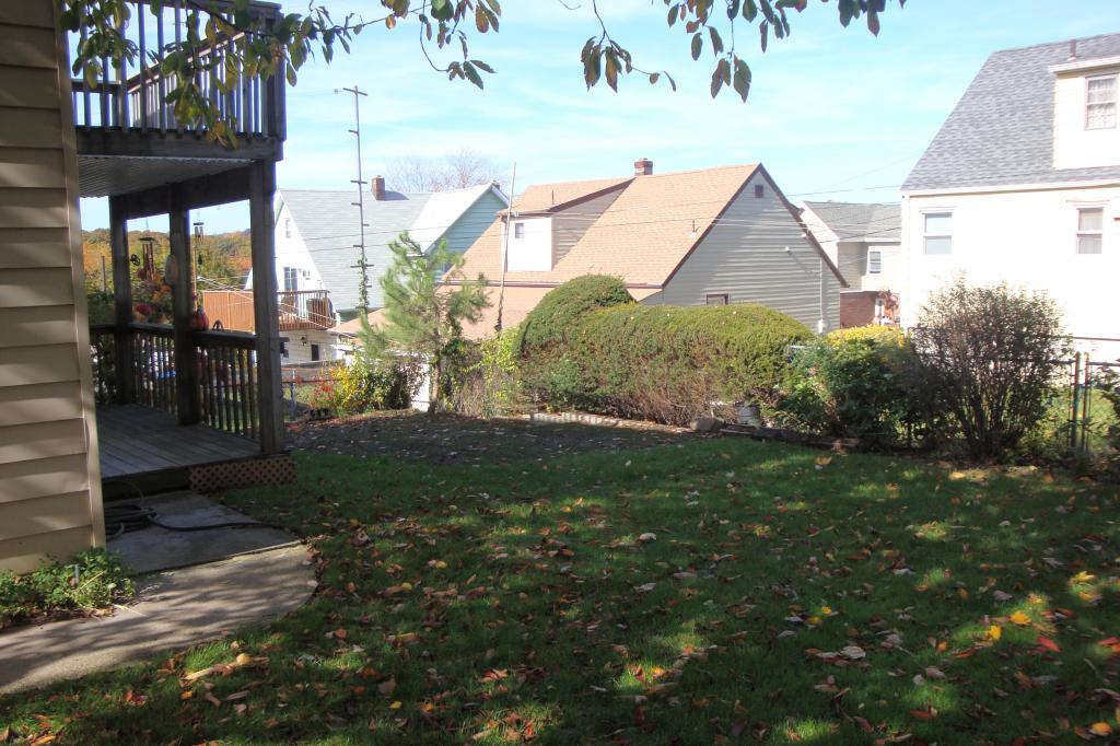 22 HILLCREST AVE