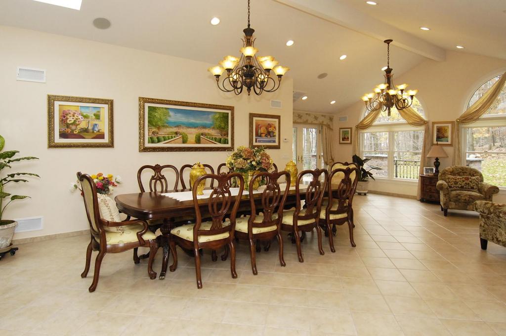 MLS #/Web ID: 2724844