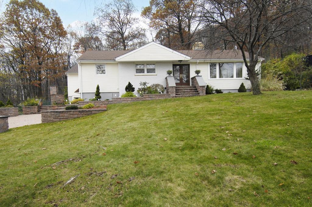 MLS #/Web ID: 2724844