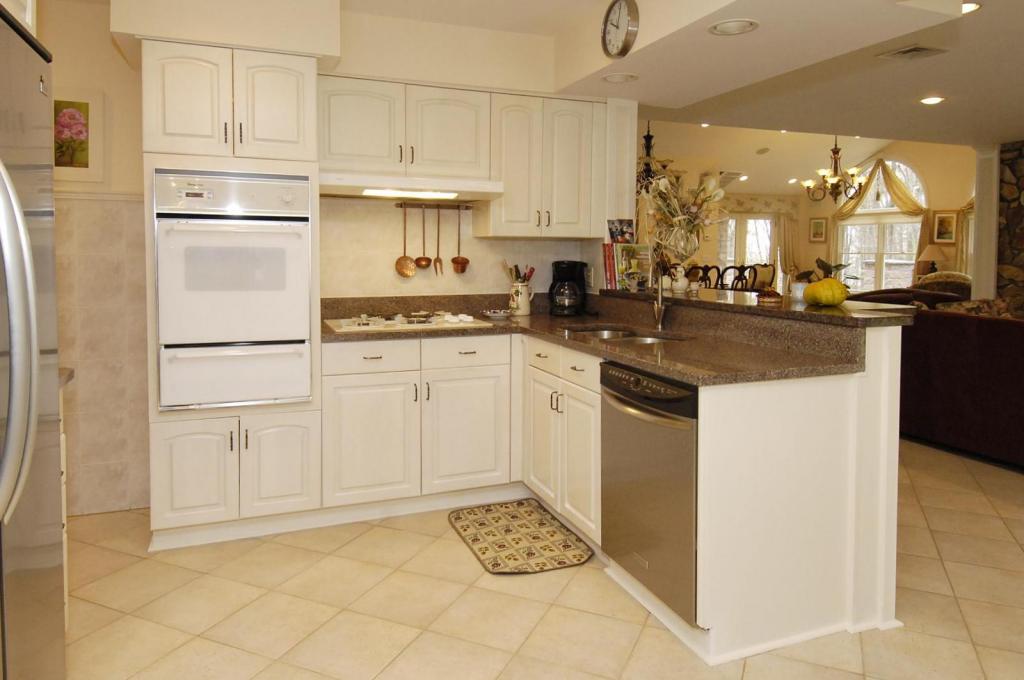 MLS #/Web ID: 2724844