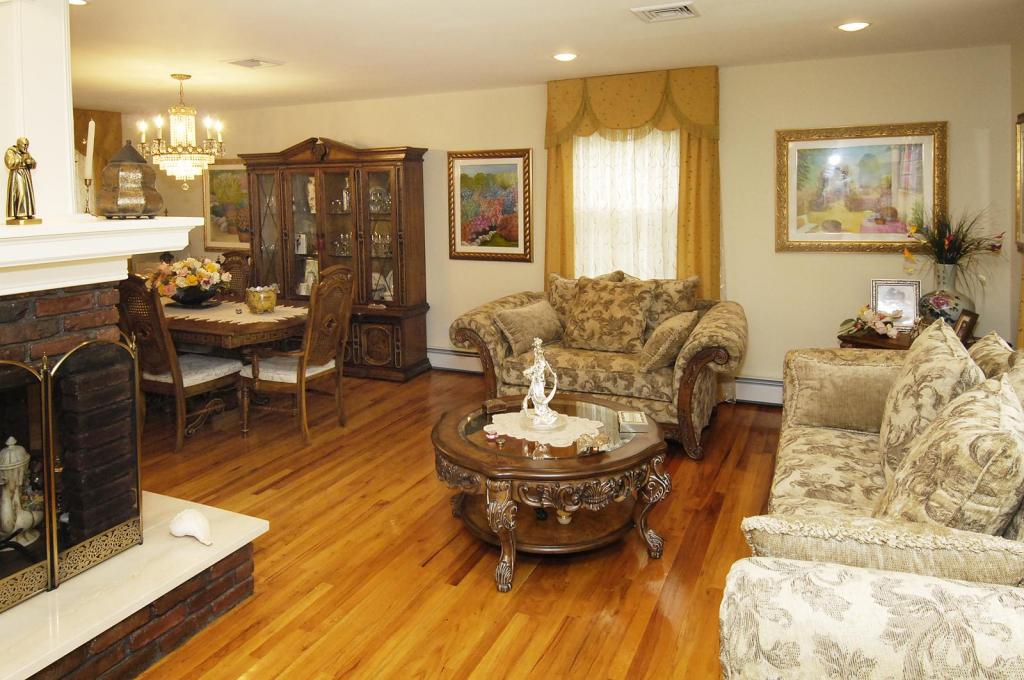 MLS #/Web ID: 2724844