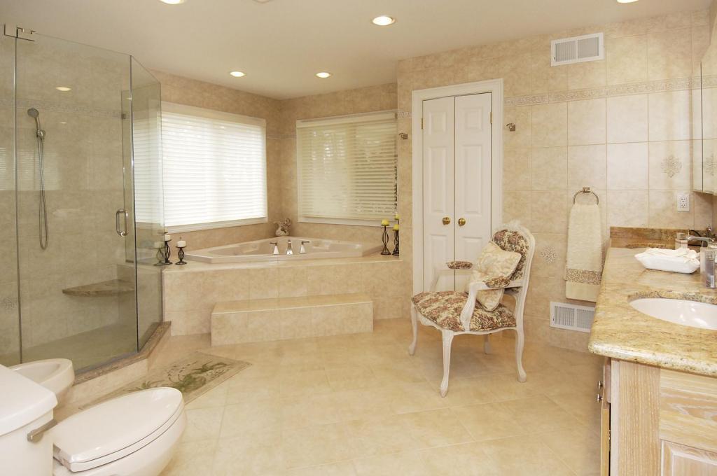 MLS #/Web ID: 2724844