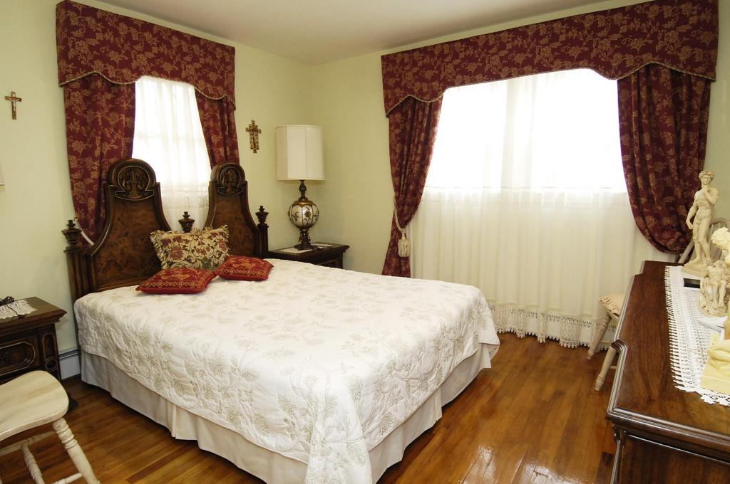 MLS #/Web ID: 2724844