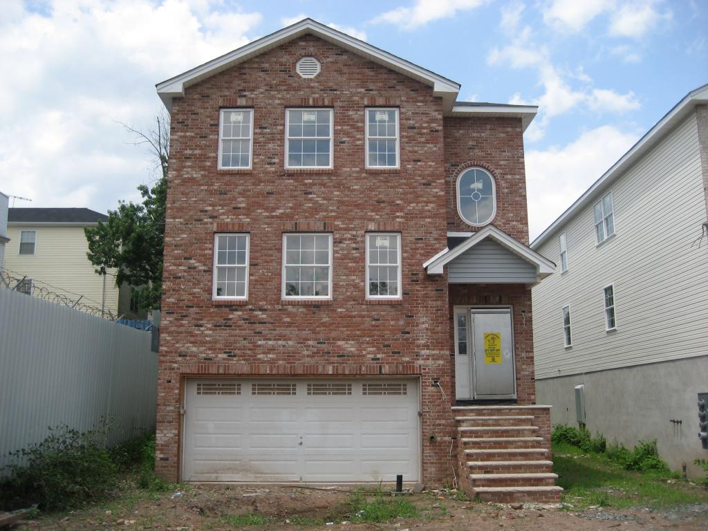 MLS #/Web ID: 2428045
