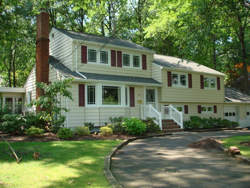 MLS #/Web ID: 2632945