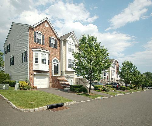 MLS #/Web ID: 2684445