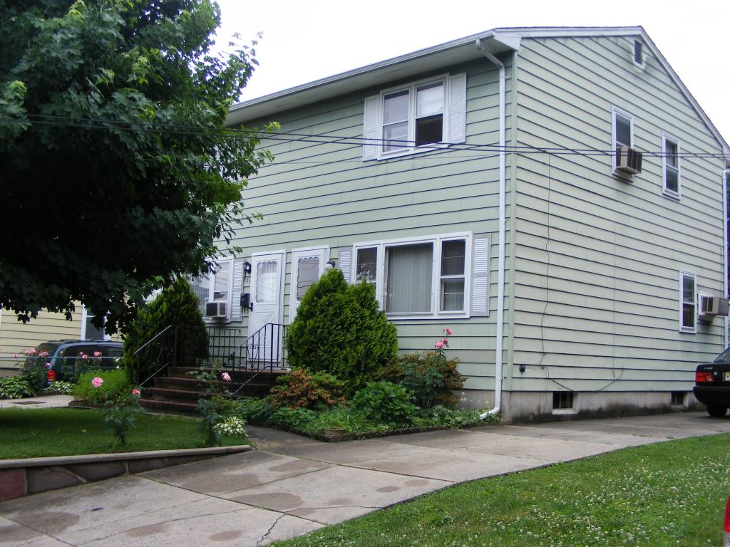 121-123 VAN KEUREN AVE