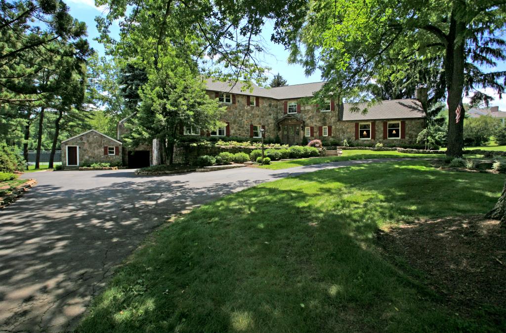 Single Family Home for Sale, ListingId:13727128, location: 3 Tiger Drive Tewksbury Township 07830
