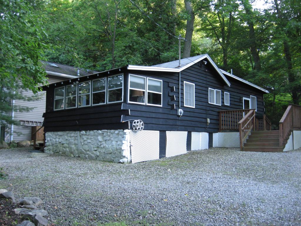 4 Decker Pond Rd