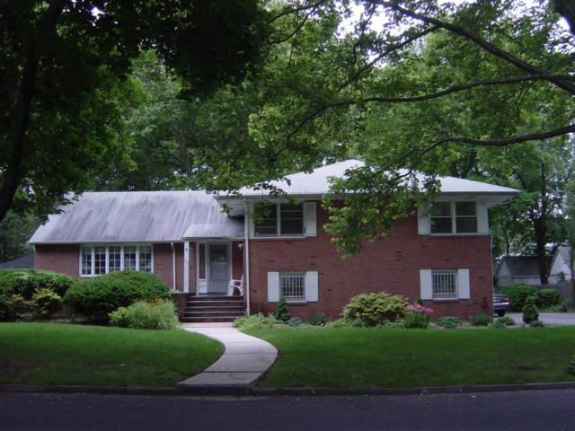 MLS #/Web ID: 2698445