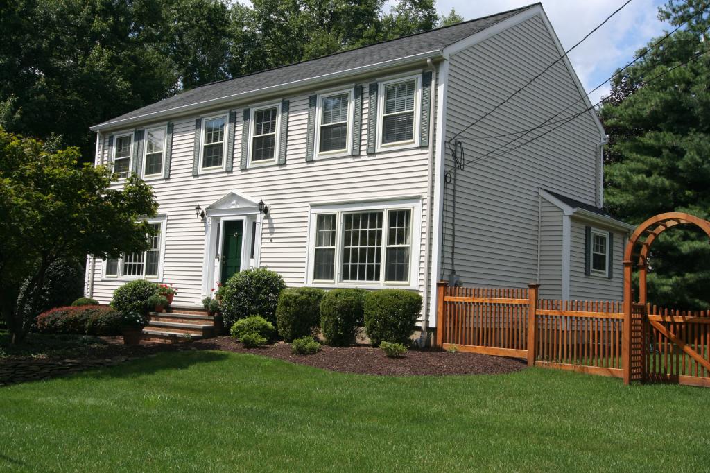 MLS #/Web ID: 2706945