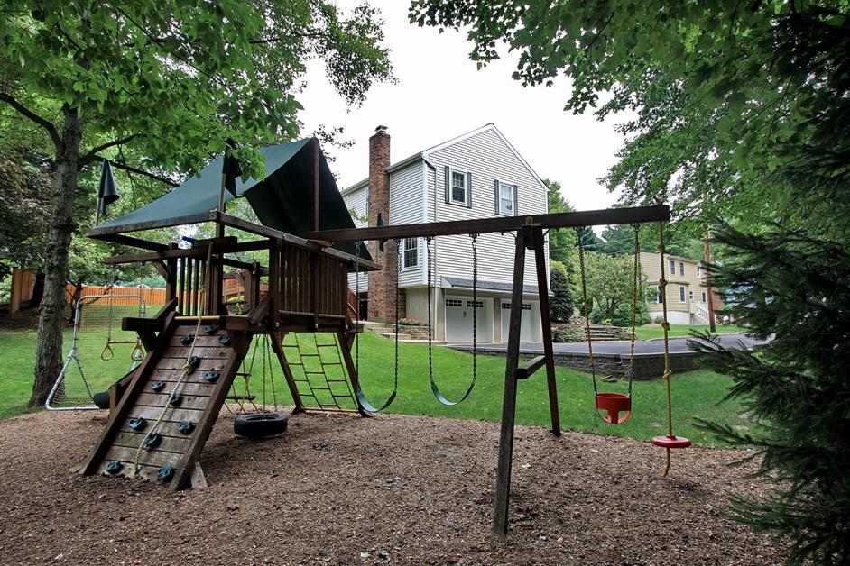 MLS #/Web ID: 2706945
