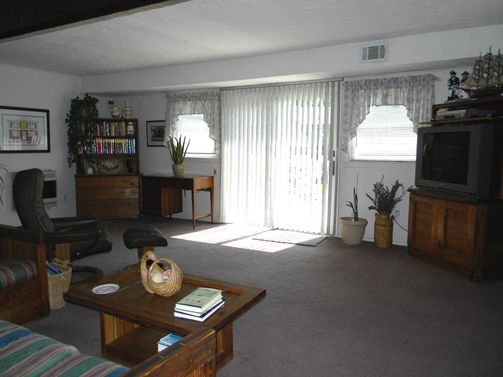 166 ACORN DR
