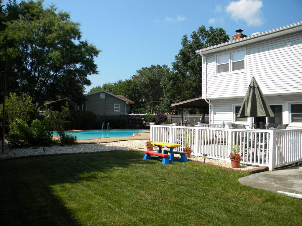 166 ACORN DR