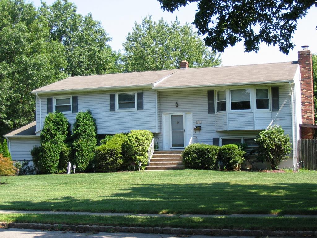 166 ACORN DR