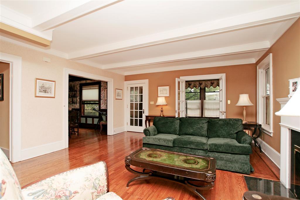 162 MIDLAND AVE