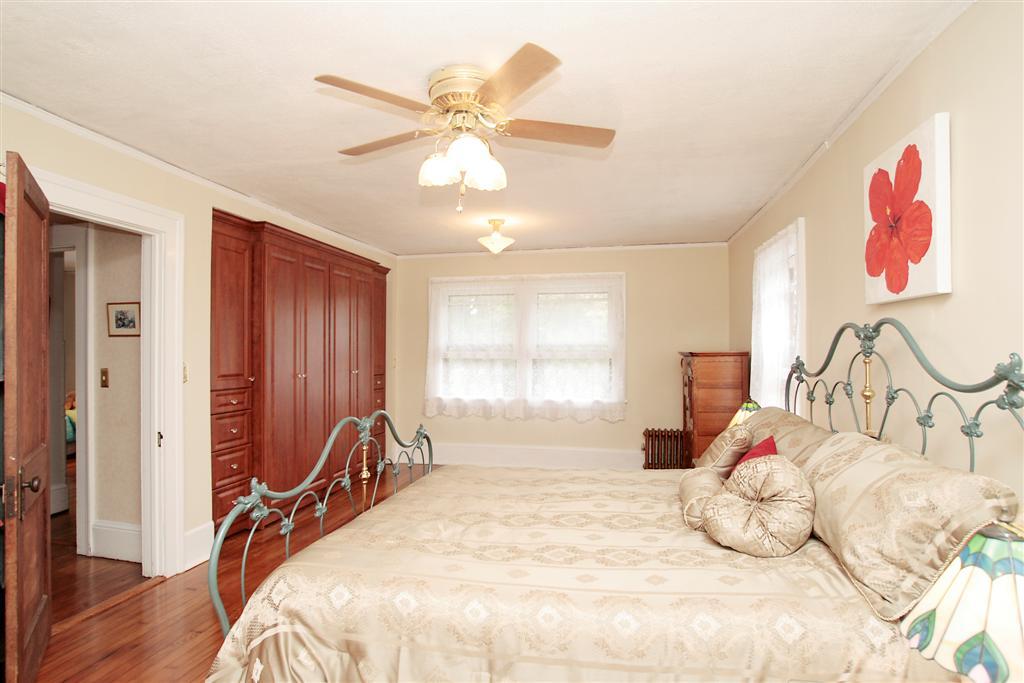 162 MIDLAND AVE