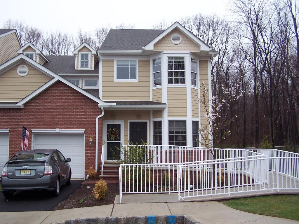 2 DYLAN DR