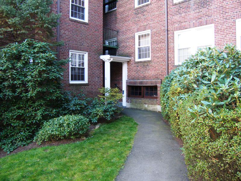 217 PROSPECT AVE APT 8-4A