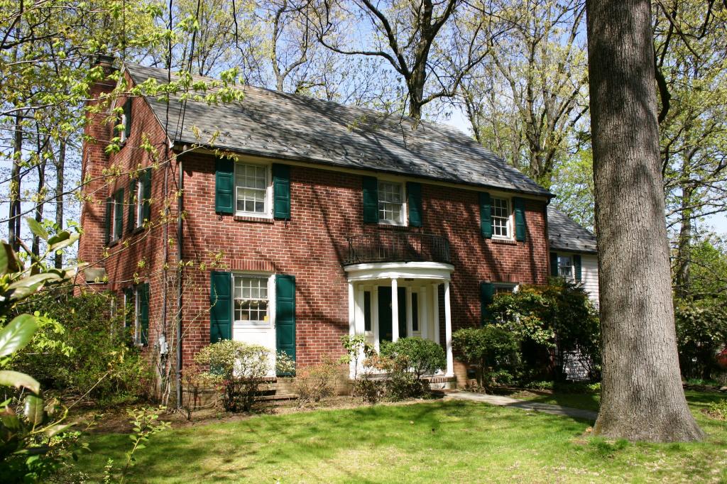 1 MANOR HILL RD