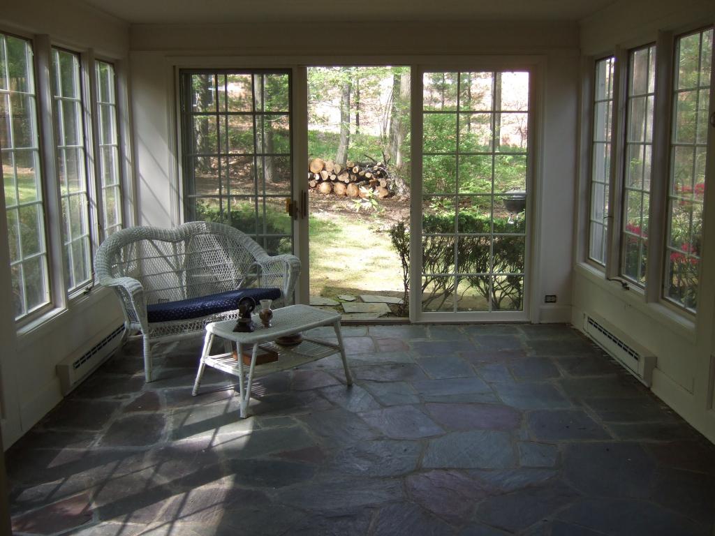 1 MANOR HILL RD