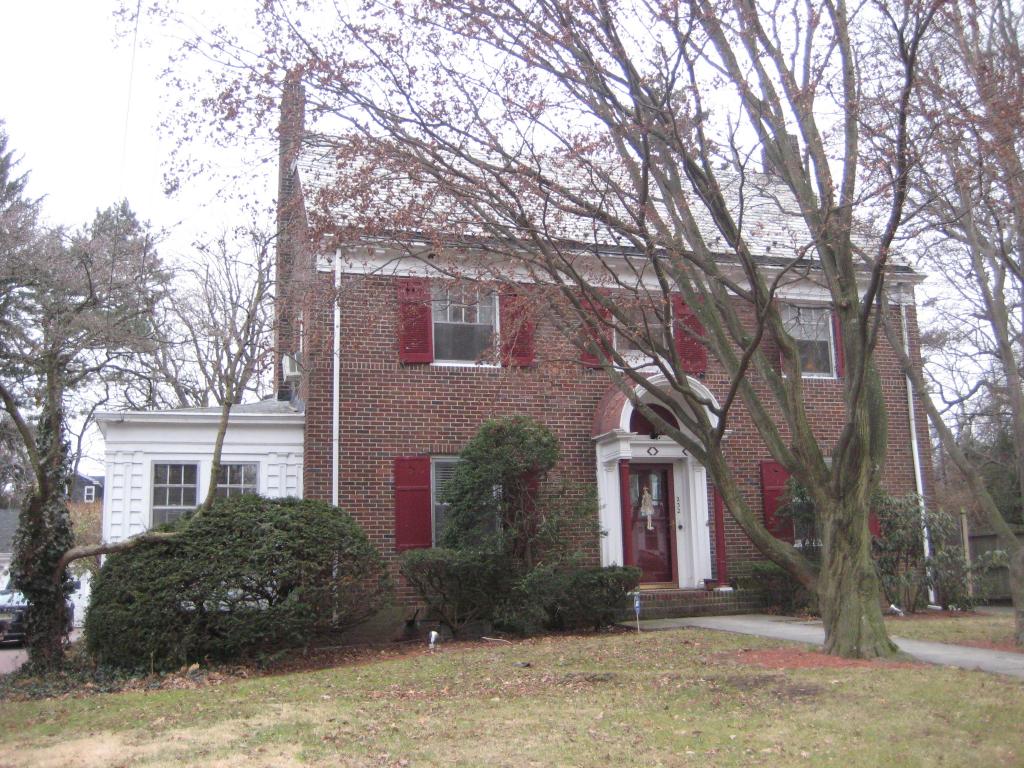 232 STIRLING AVENUE