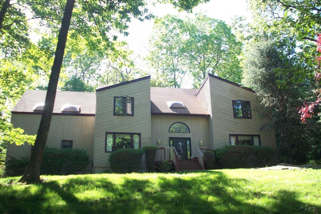 144 SUN VALLEY WAY